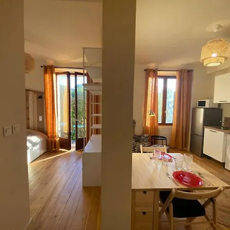 T2 Cocon Avec Balcon Et Parking Apartment