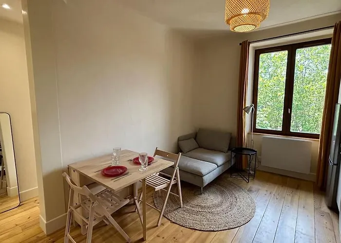 Apartment Le Coconing Avec Balcon Et Parking La Roche-sur-Foron